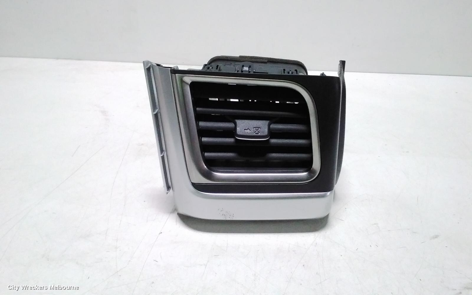 TOYOTA KLUGER, XU50 SERIES, 03/2014 - 02/2021, RHS DASH AIR VENT ~ 55650-0E060: 117386