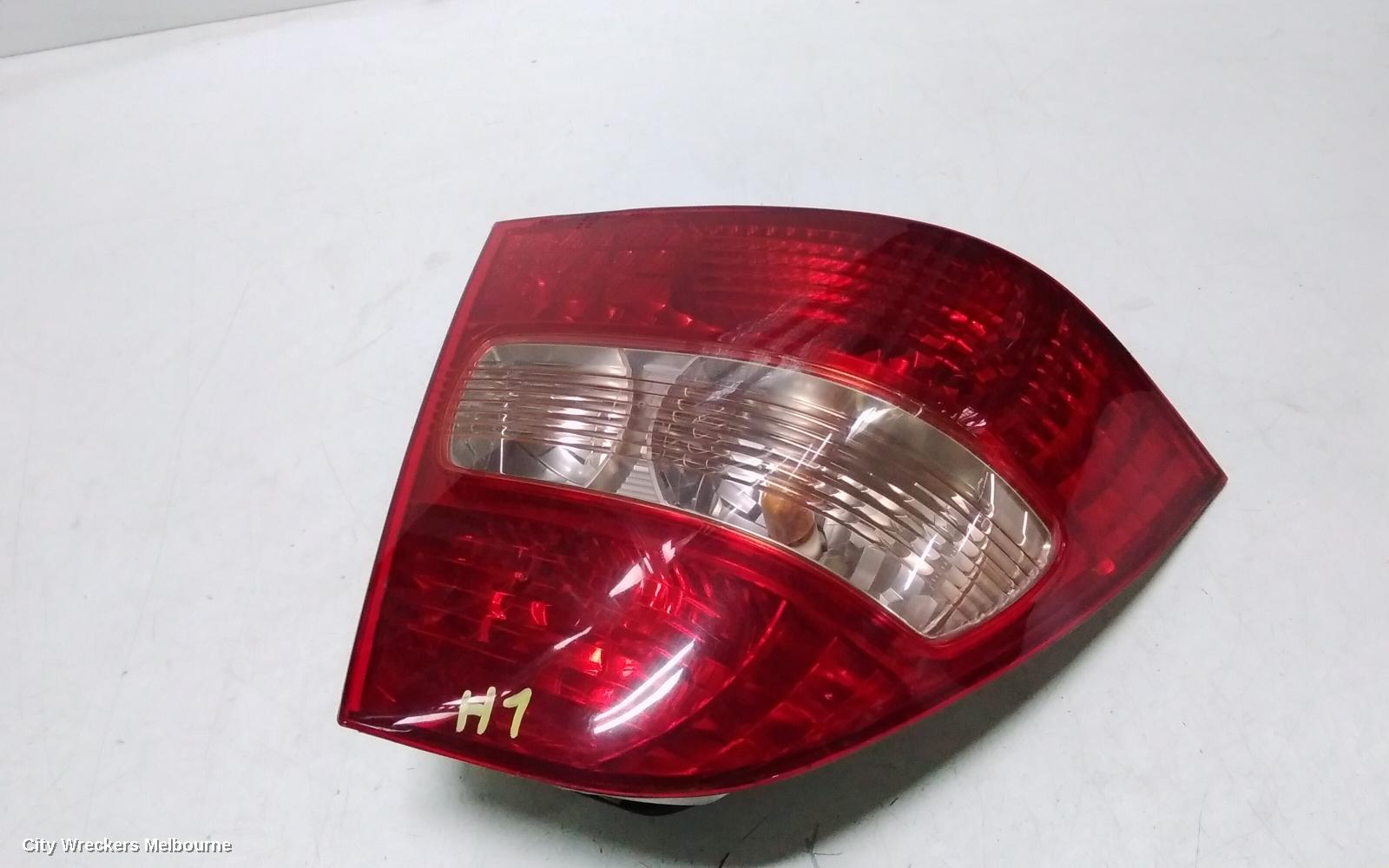 TOYOTA COROLLA LEFT TAILLIGHT, ZZE122, SEDAN, 12/2001 - 03/2004