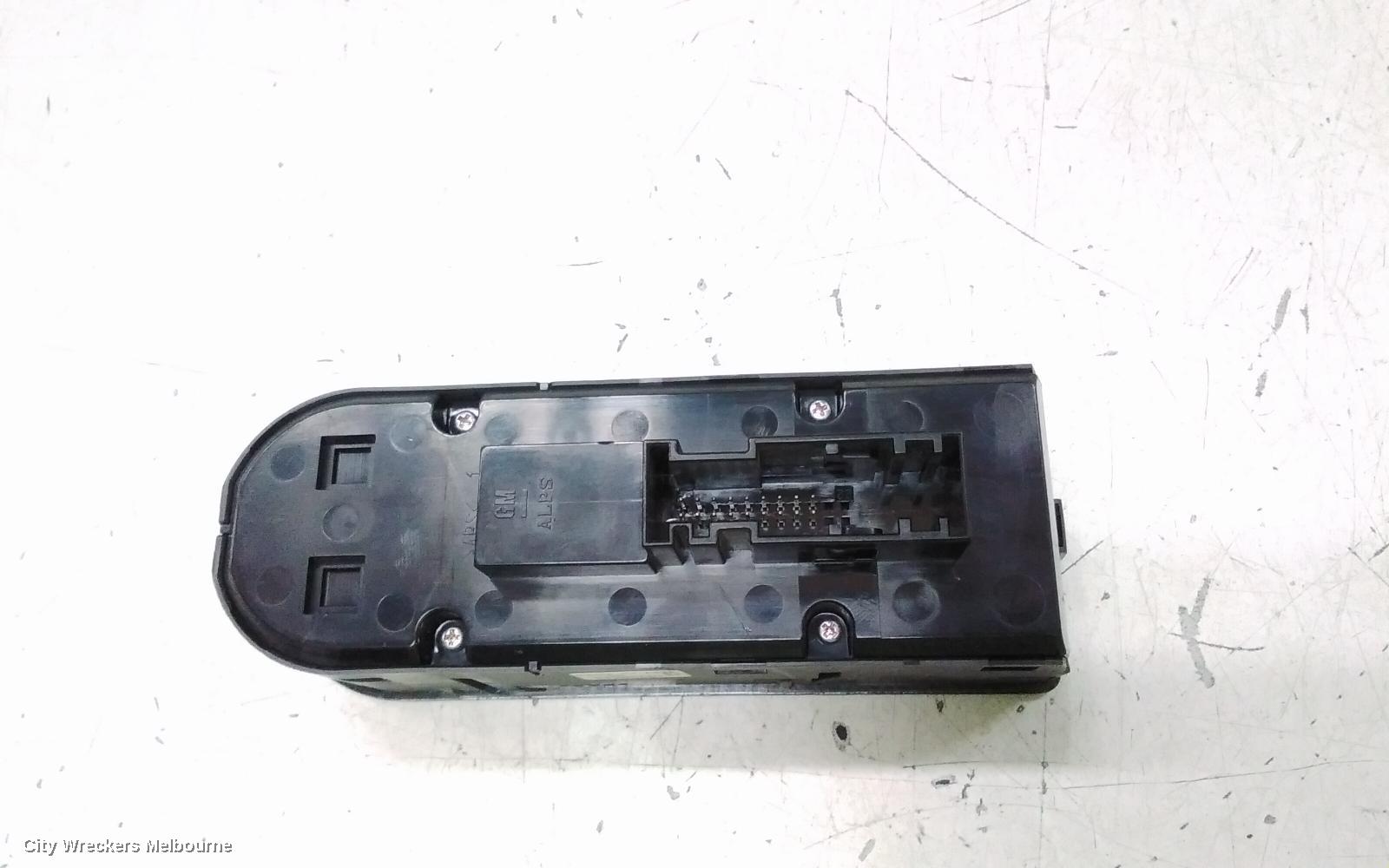 HOLDEN ASTRA PWR DR WIND SWITCH, AH, RH FRONT (MASTER SWITCH), 4 SWITCH TYPE (18 PIN), 10/2004 - 08/2009