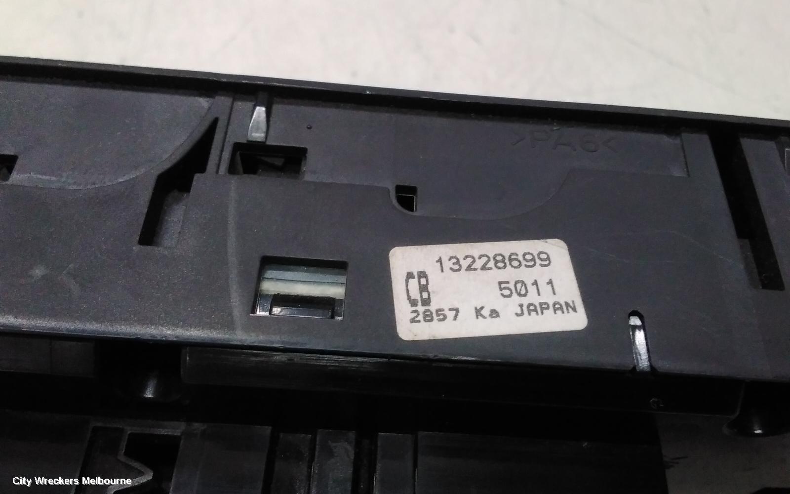 HOLDEN ASTRA PWR DR WIND SWITCH, AH, RH FRONT (MASTER SWITCH), 4 SWITCH TYPE (18 PIN), 10/2004 - 08/2009