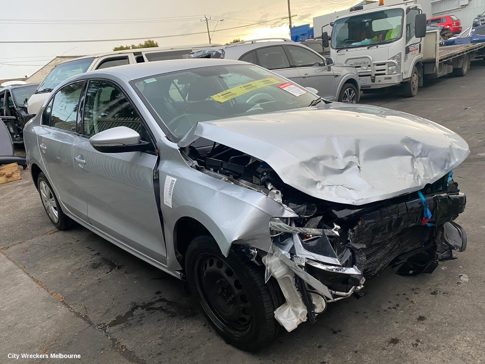 VOLKSWAGEN JETTA RIGHT REAR DOOR, 1B, 02/2011 - 12/2017