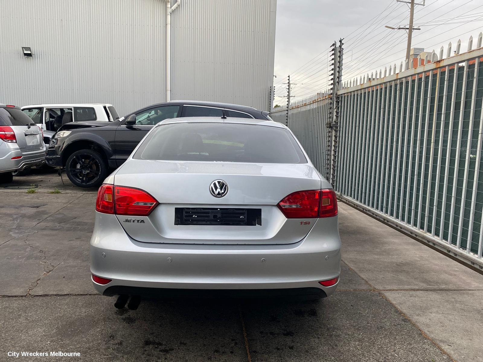 VOLKSWAGEN JETTA RIGHT REAR DOOR, 1B, 02/2011 - 12/2017