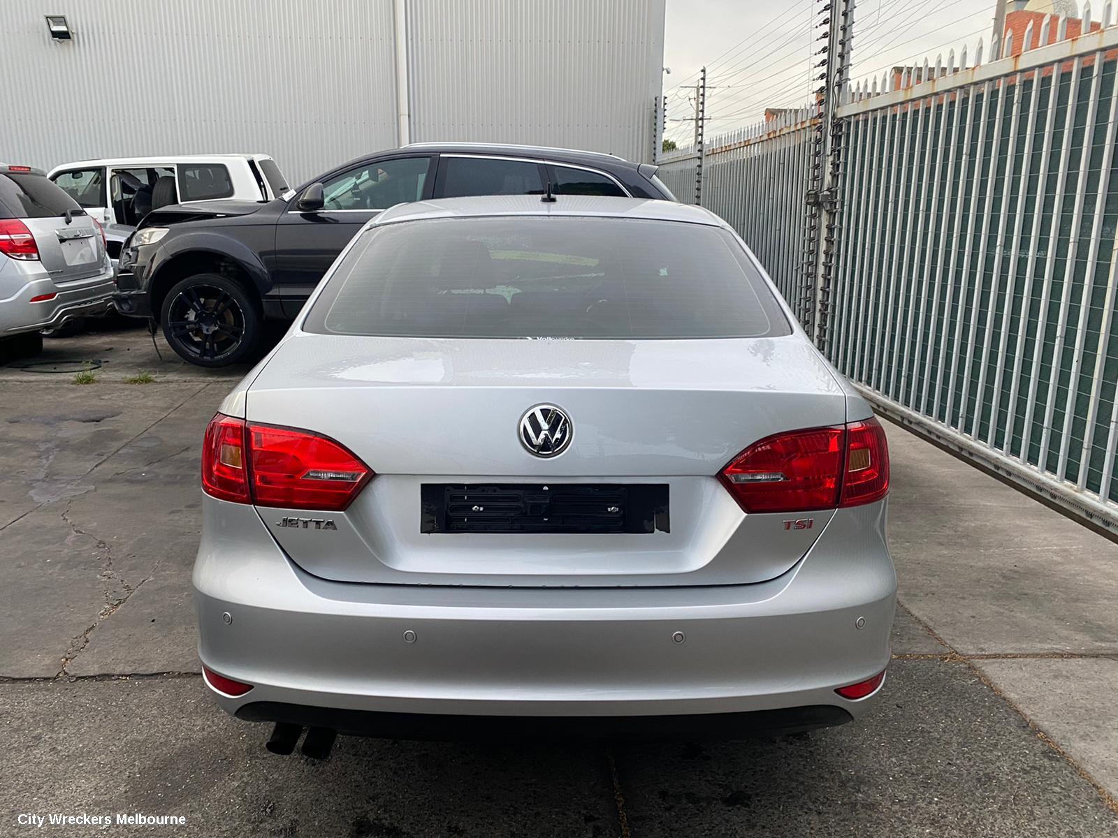 VOLKSWAGEN JETTA RIGHT REAR DOOR, 1B, 02/2011 - 12/2017