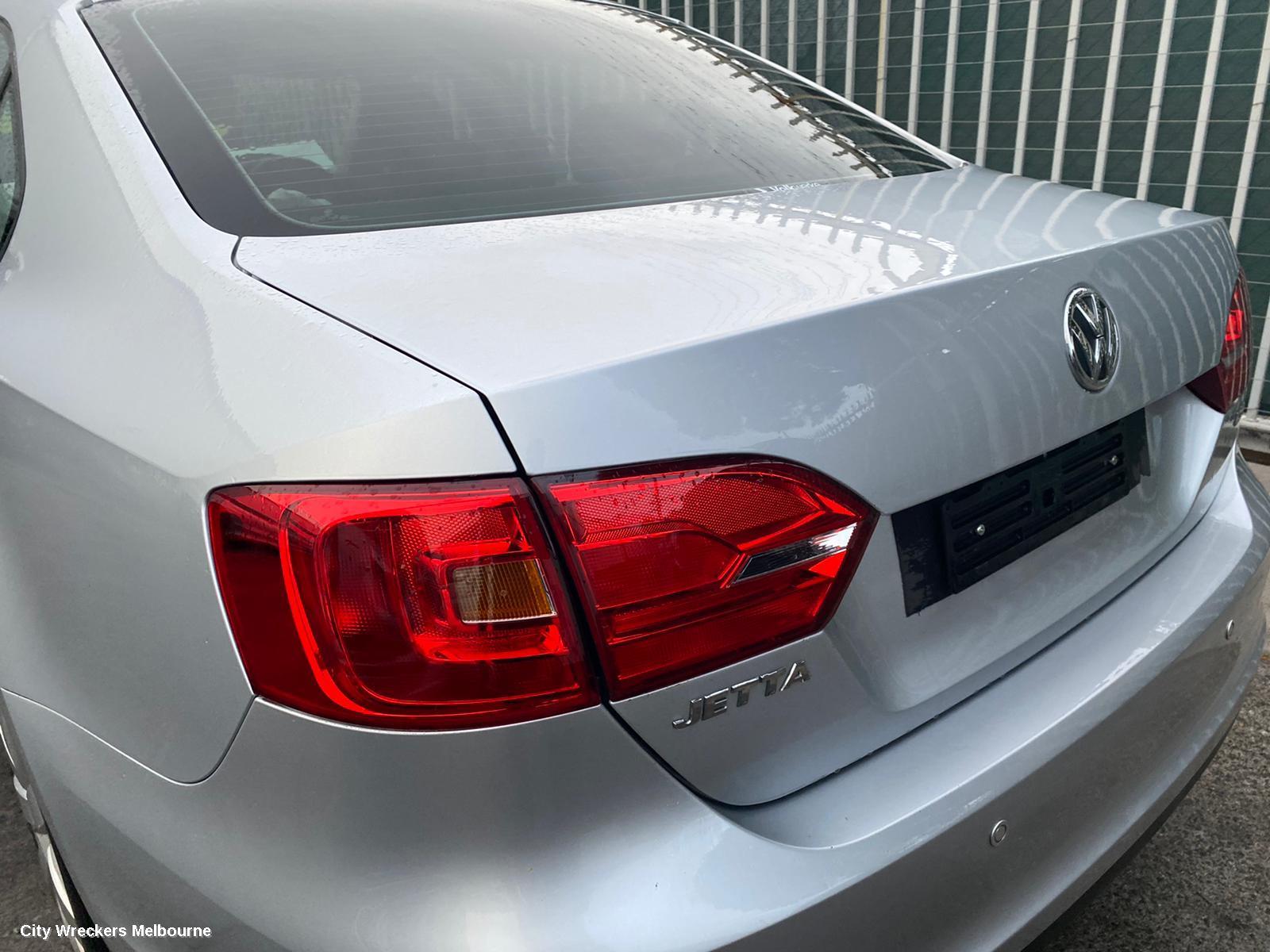 VOLKSWAGEN JETTA RIGHT REAR DOOR, 1B, 02/2011 - 12/2017