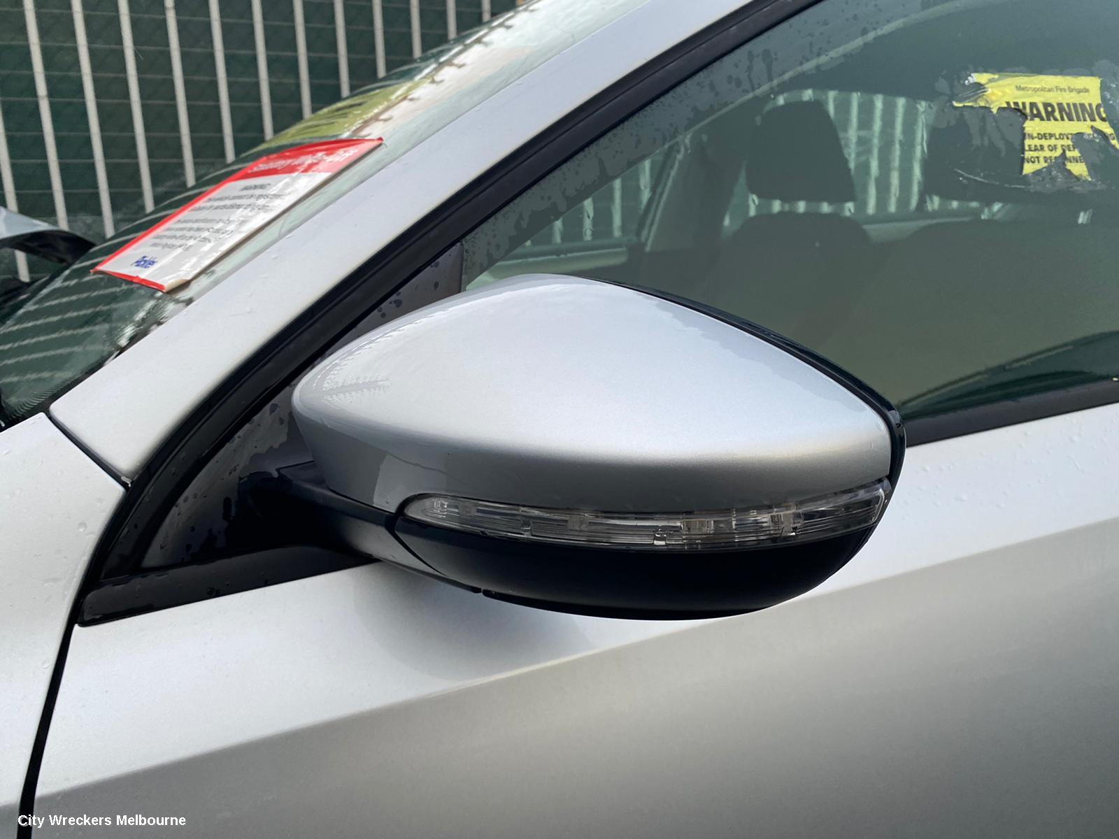 VOLKSWAGEN JETTA RIGHT REAR DOOR, 1B, 02/2011 - 12/2017