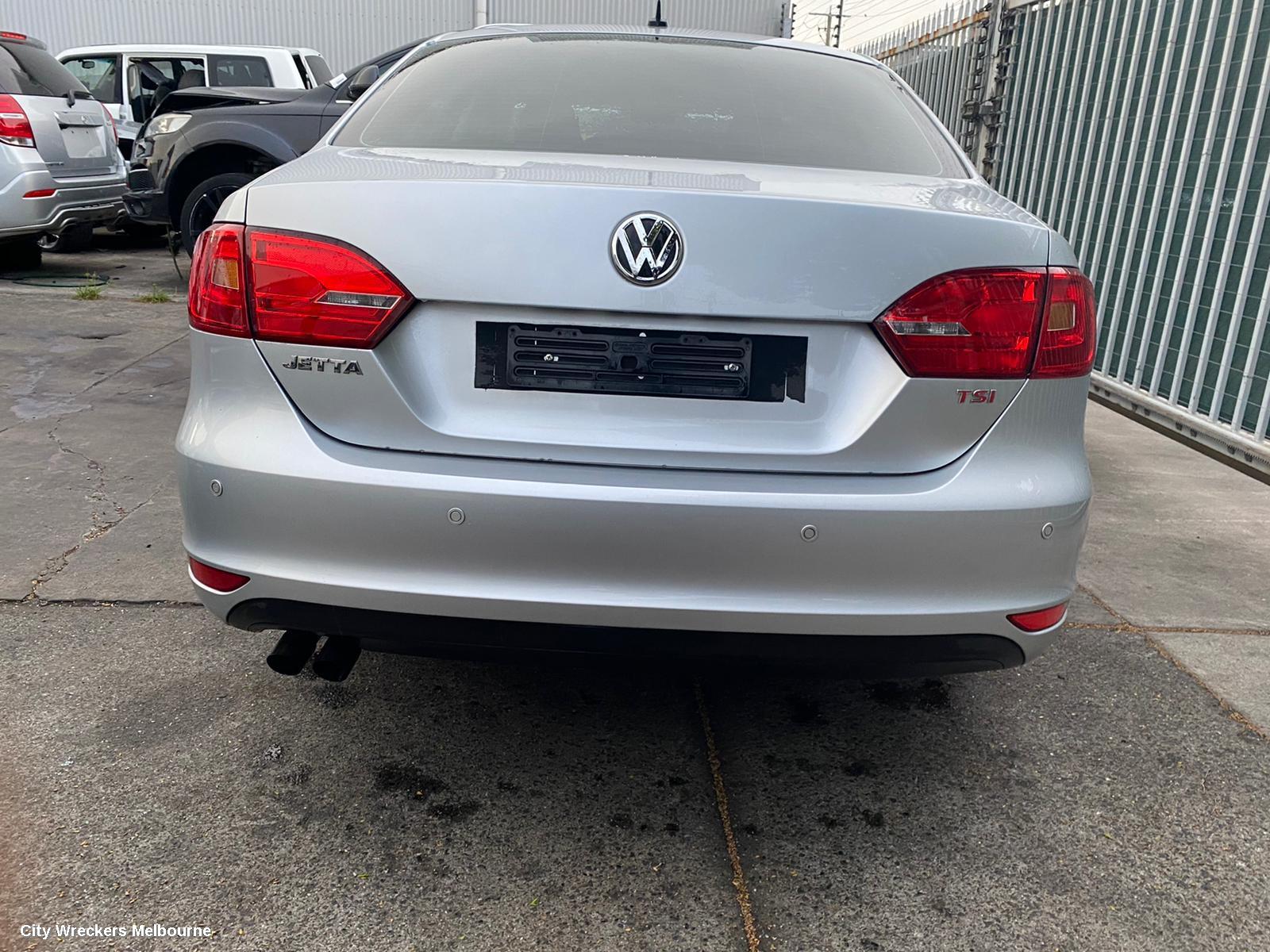 VOLKSWAGEN JETTA RIGHT REAR DOOR, 1B, 02/2011 - 12/2017