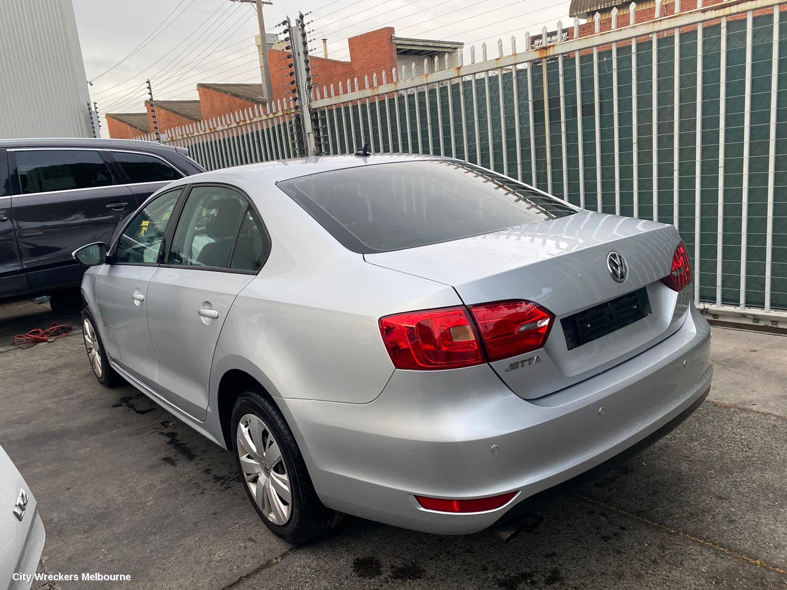 VOLKSWAGEN JETTA RIGHT REAR DOOR, 1B, 02/2011 - 12/2017
