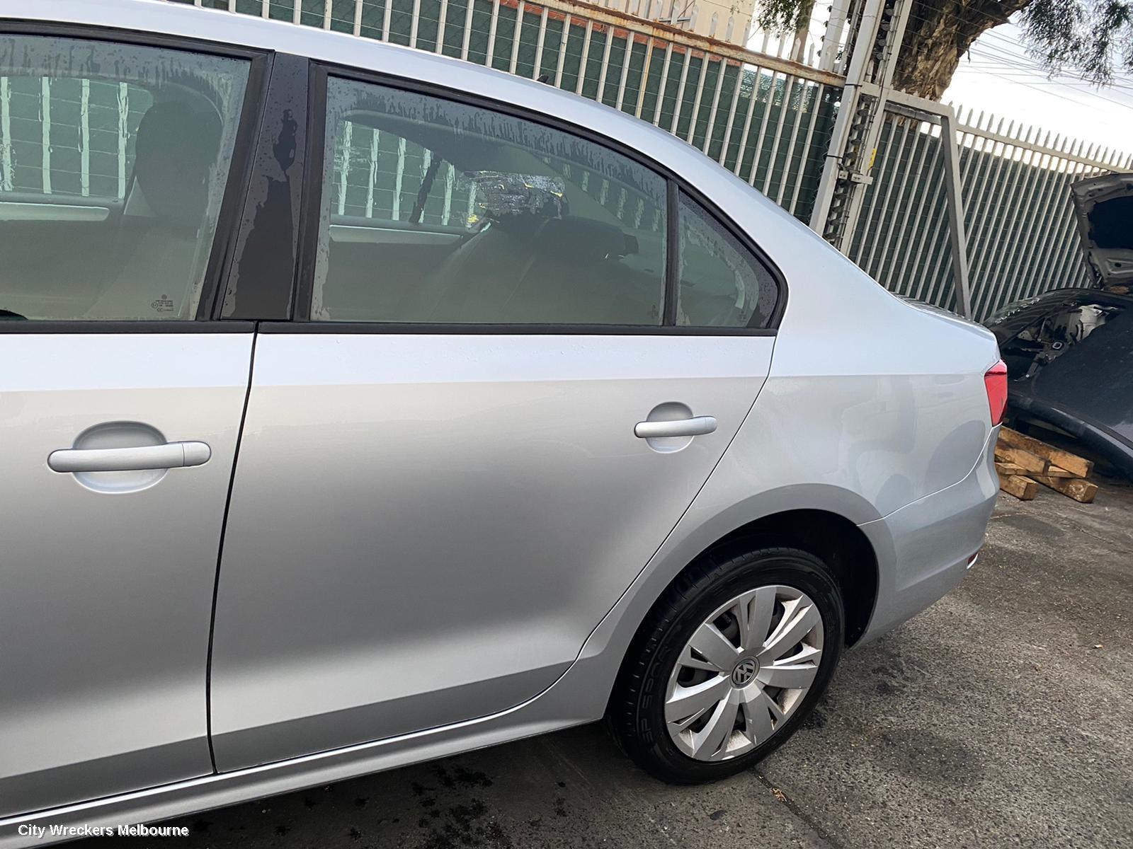 VOLKSWAGEN JETTA RIGHT REAR DOOR, 1B, 02/2011 - 12/2017