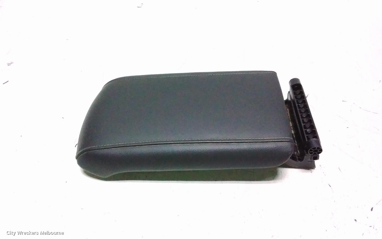 HOLDEN ACADIA CONSOLE, AC, CONSOLE LID ONLY, 08/2018 - 12/2020