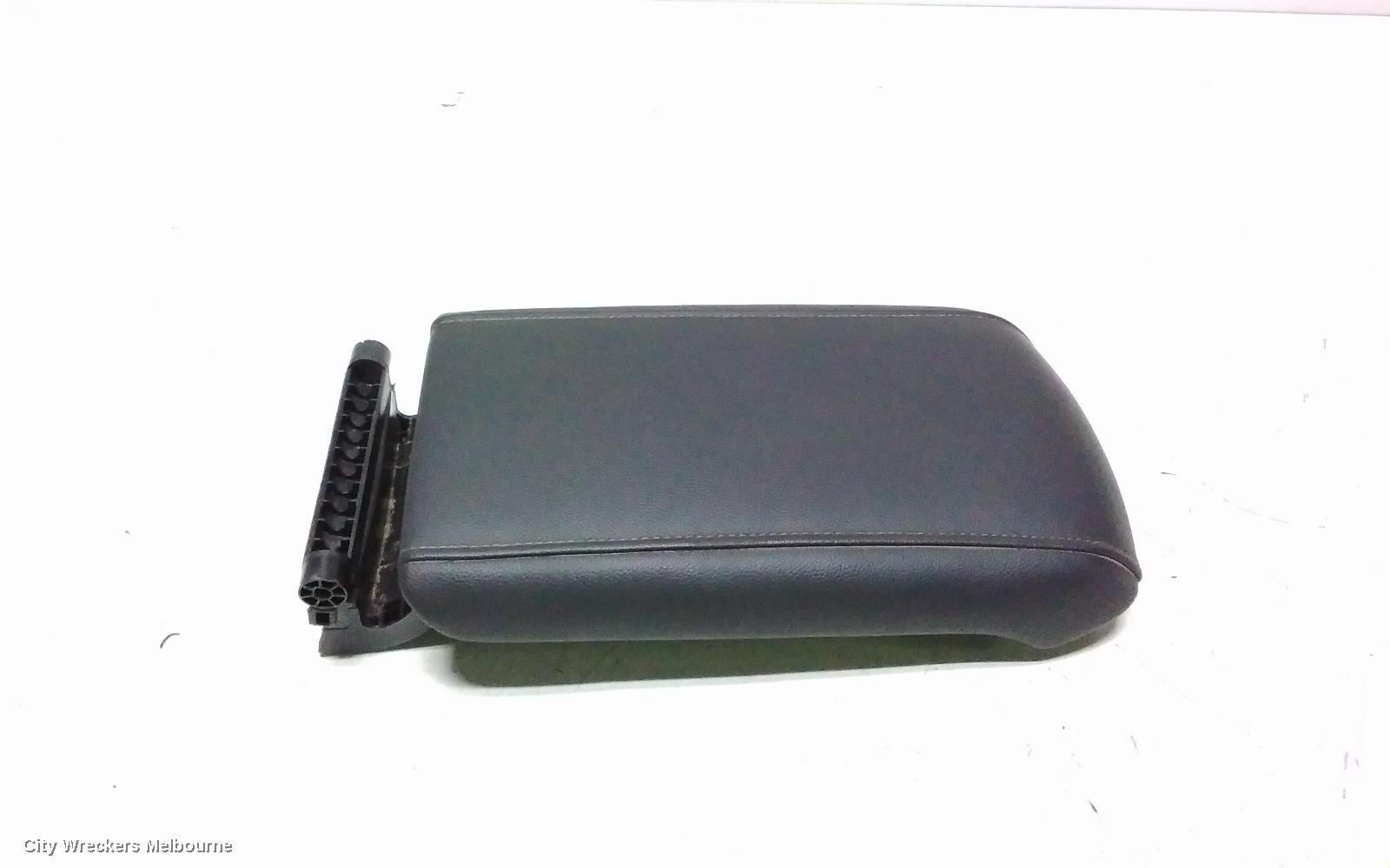 HOLDEN ACADIA CONSOLE, AC, CONSOLE LID ONLY, 08/2018 - 12/2020