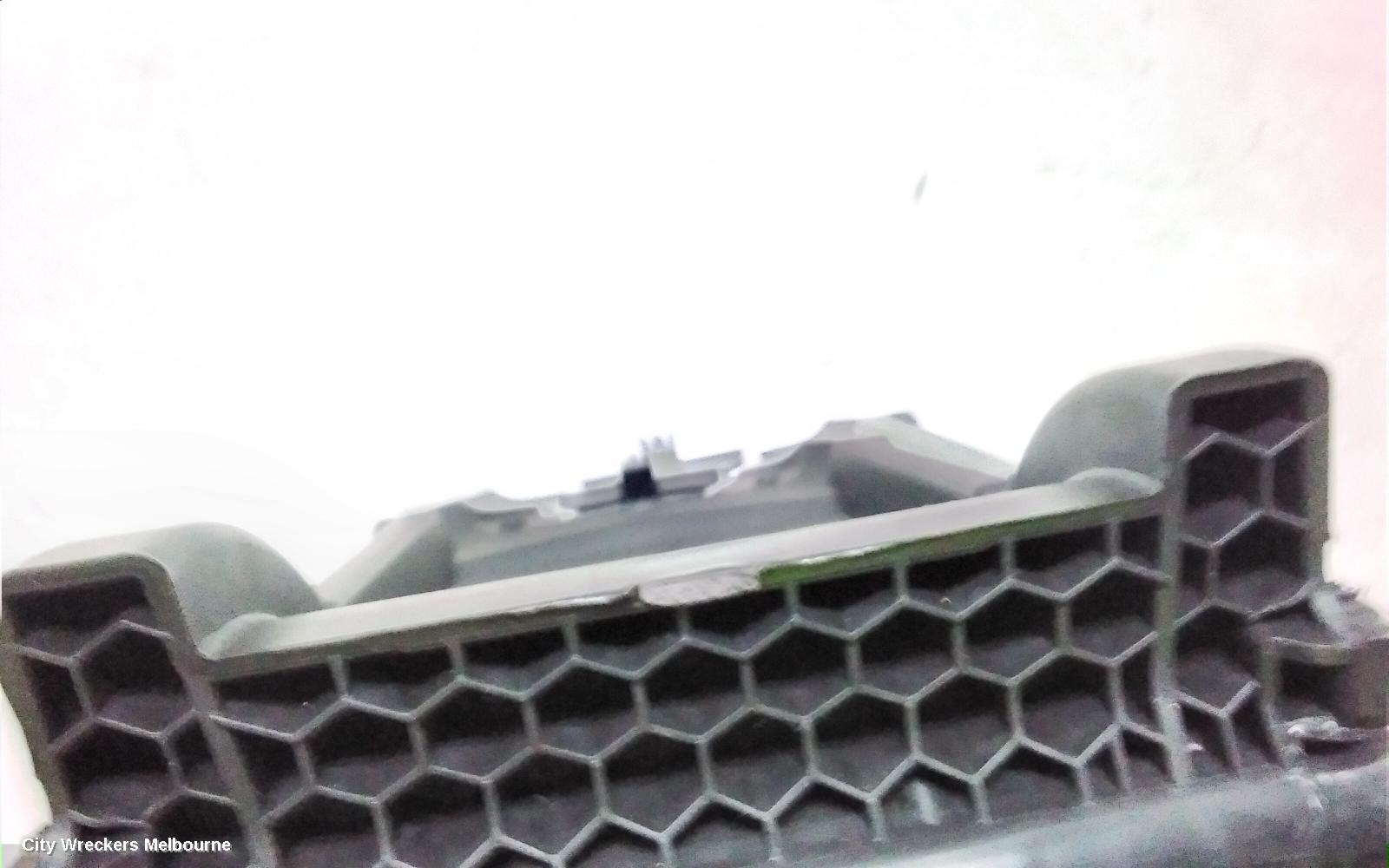 HOLDEN ACADIA CONSOLE, AC, CONSOLE LID ONLY, 08/2018 - 12/2020