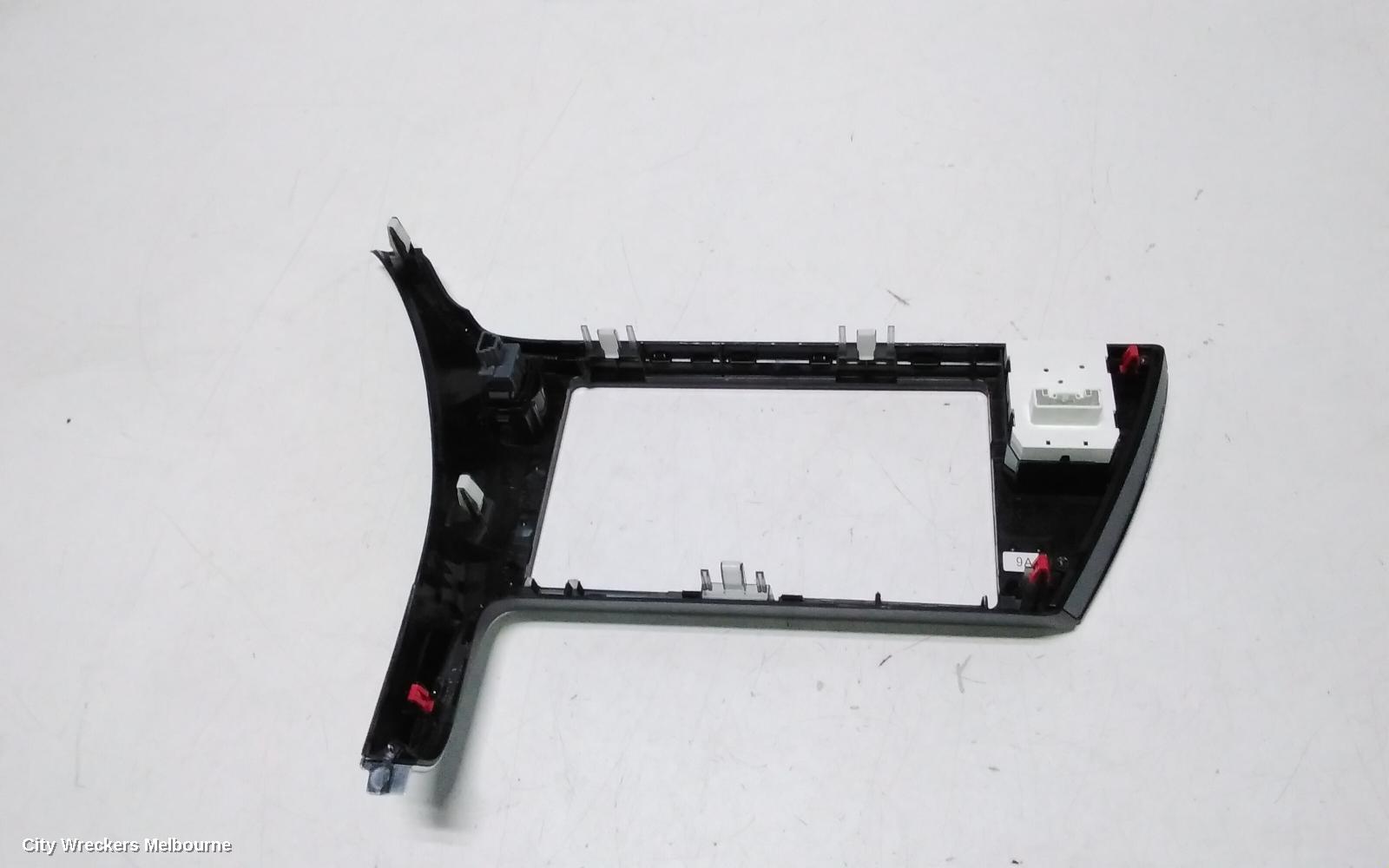 TOYOTA COROLLA RADIO/CD/DVD/SAT/TV, 7IN TOUCHSCREEN (P/N ON FACE 100521), ZRE182R, HATCH, 03/2015 - 06/2018