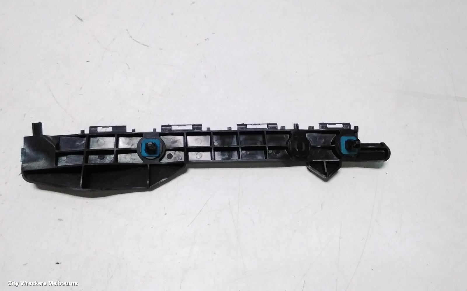 TOYOTA COROLLA, ZRE182R 10/2012 - 06/2018, RHR BAR BRAKET: 117589