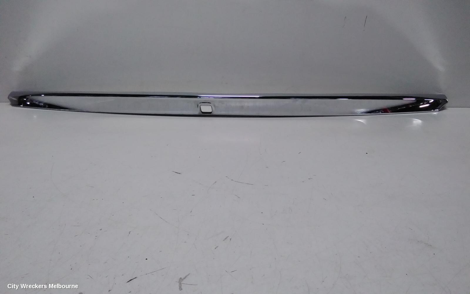 SUZUKI BALENO REAR GARNISH, TAILGATE GARNISH (CENTRE), EW, 04/2016 - 12/2022