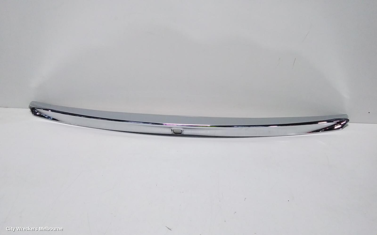SUZUKI BALENO REAR GARNISH, TAILGATE GARNISH (CENTRE), EW, 04/2016 - 12/2022