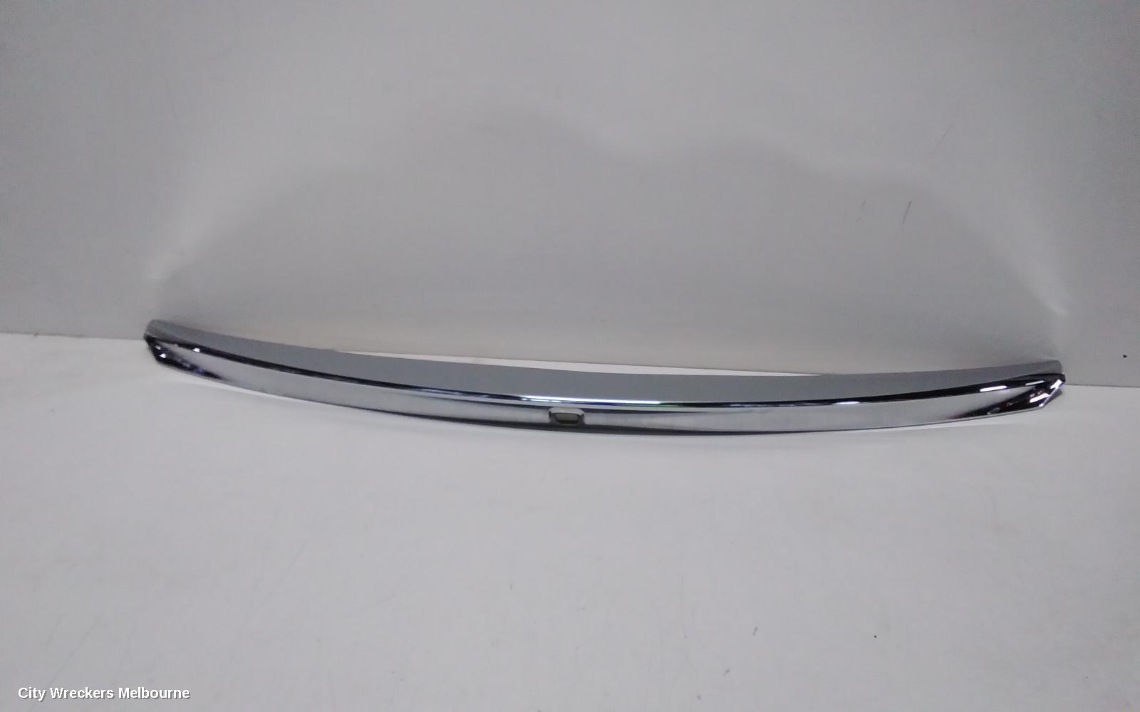 SUZUKI BALENO REAR GARNISH, TAILGATE GARNISH (CENTRE), EW, 04/2016 - 12/2022