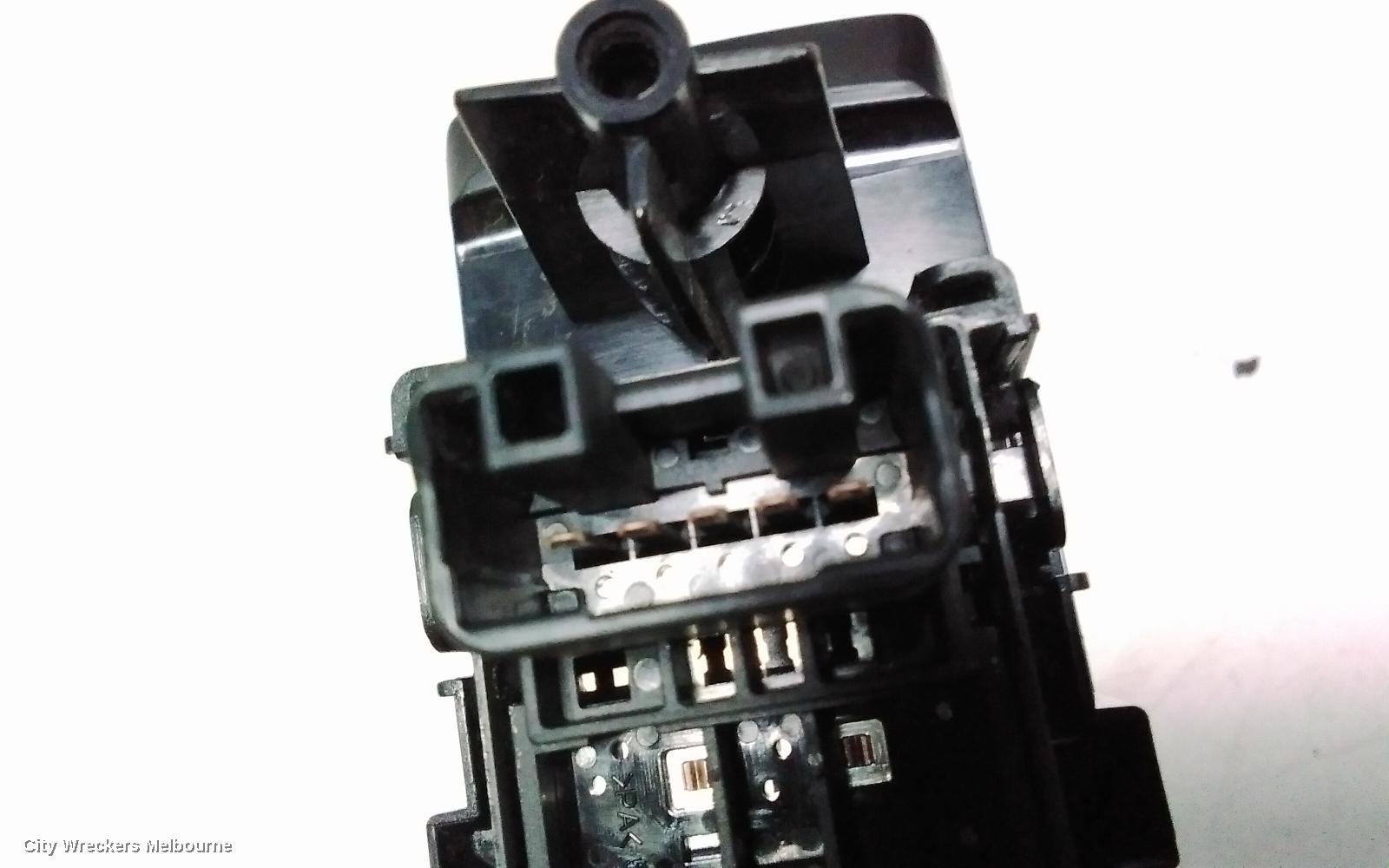 SUBARU FORESTER PWR DR WIND SWITCH, LH/RH REAR, SK, BLACK TIP, 08/2018 ONWARDS
