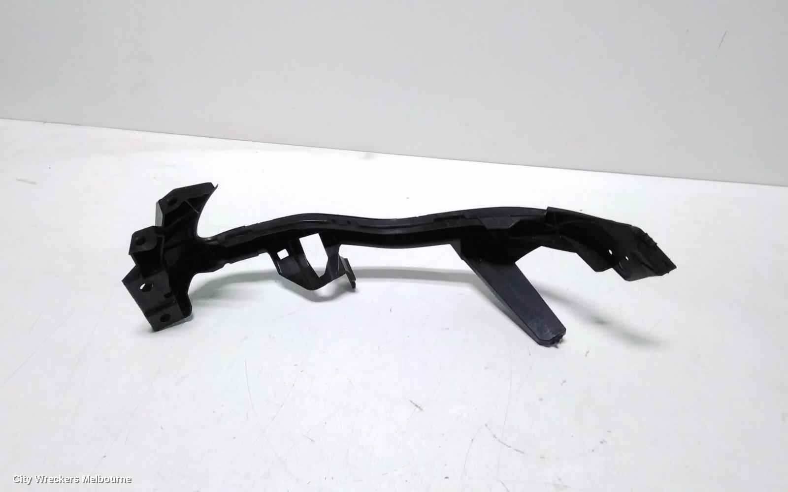 SUBARU XV, G4X, 08/2011 - 04/2017, RHF HEADLIGHT BRAKET: 117709