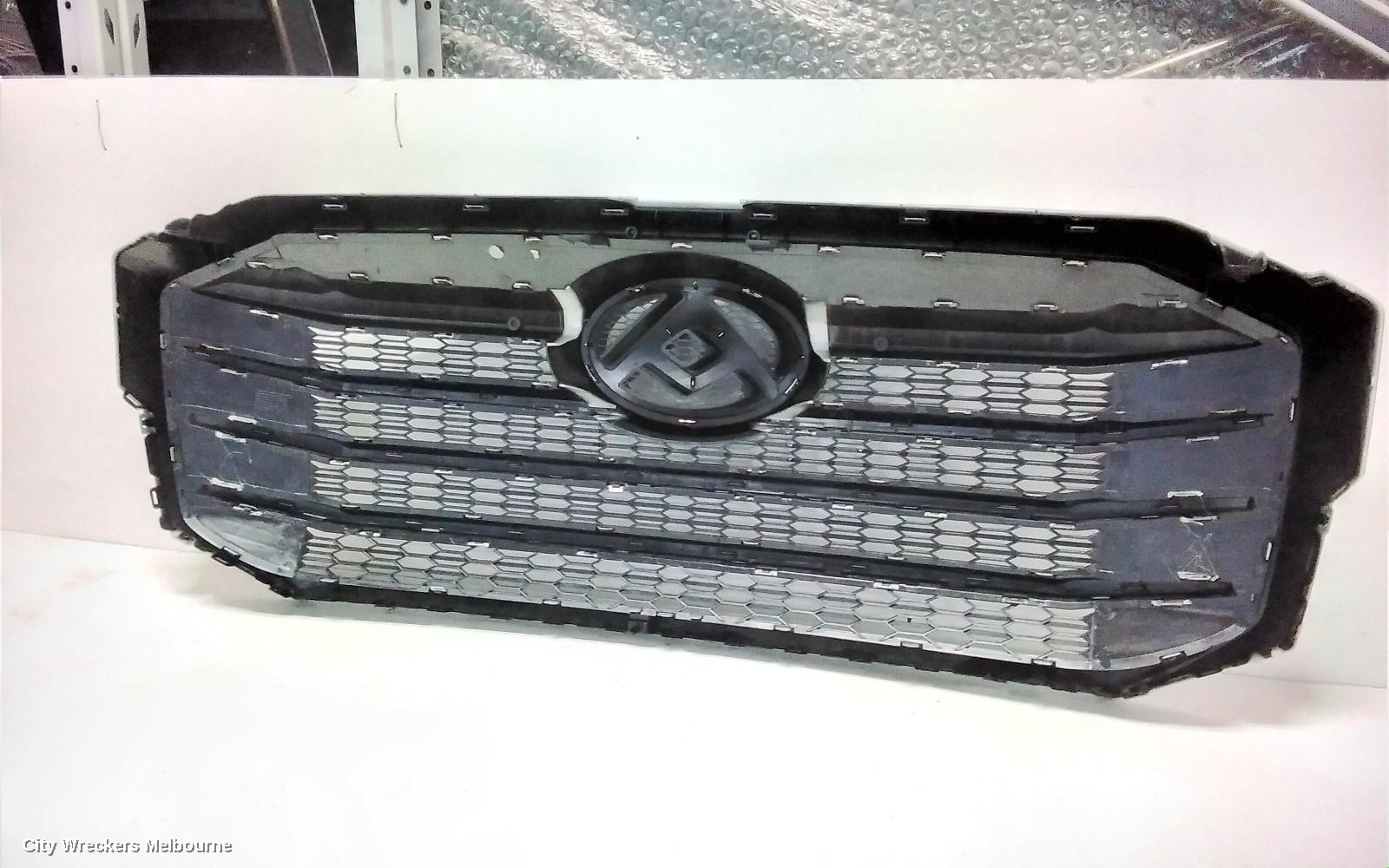 LDV DELIVER 9 GRILLE, RADIATOR GRILLE, GREY, 07/2020 ONWARDS