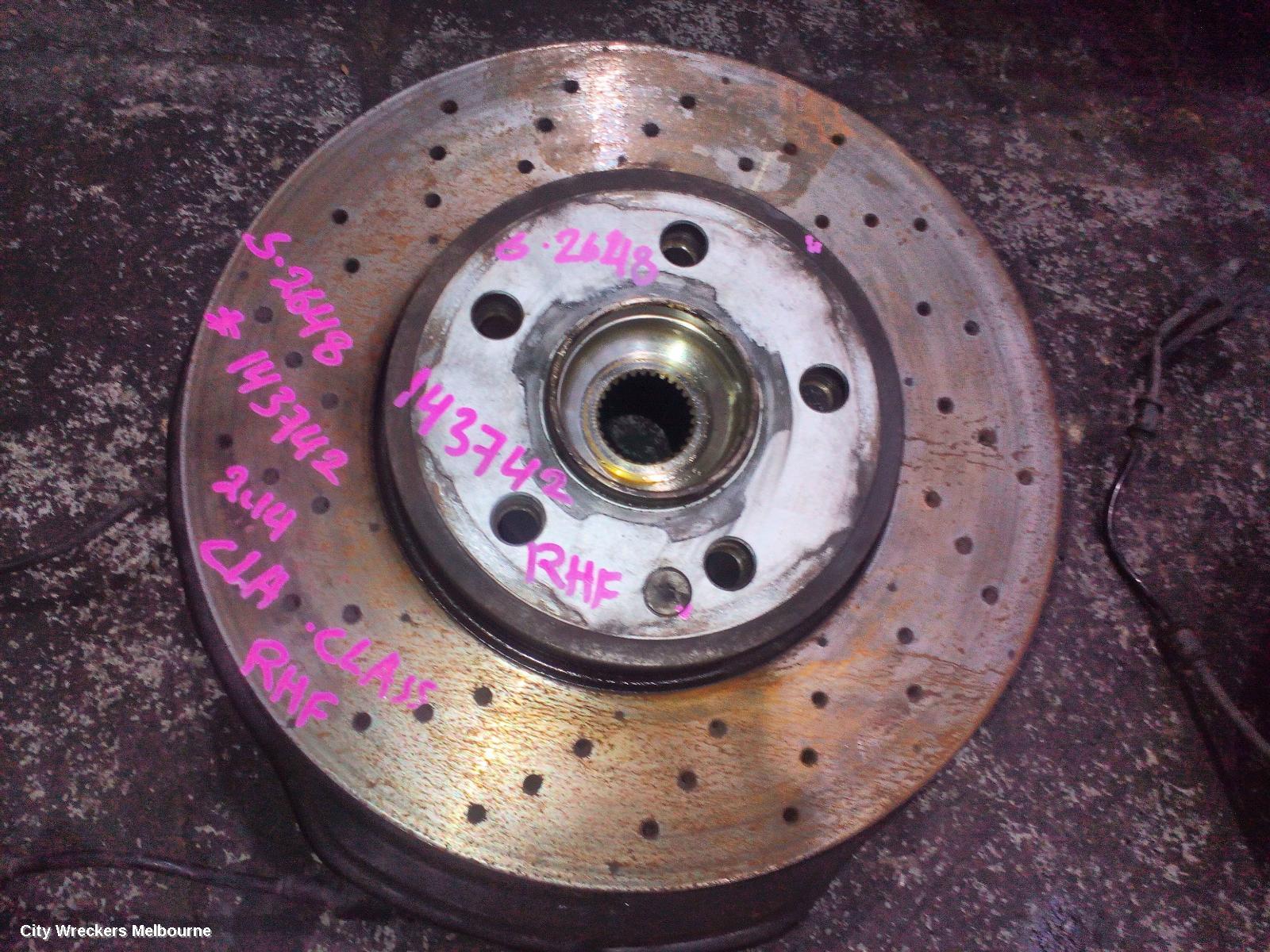 MERCEDES CLA CLASS RIGHT FRONT HUB ASSEMBLY, 2WD, C117, 09/2013 - 01/2019