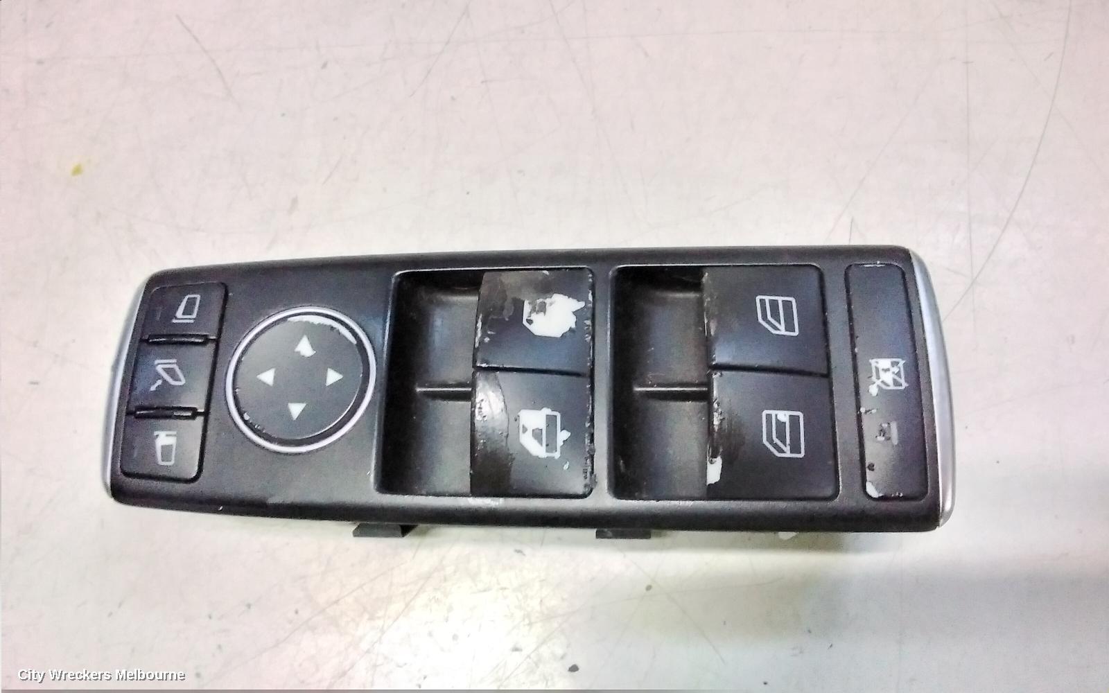 MERCEDES CLA CLASS PWR DR WIND SWITCH, RH FRONT (MASTER SWITCH), C117/X117, 09/2013 - 01/2019