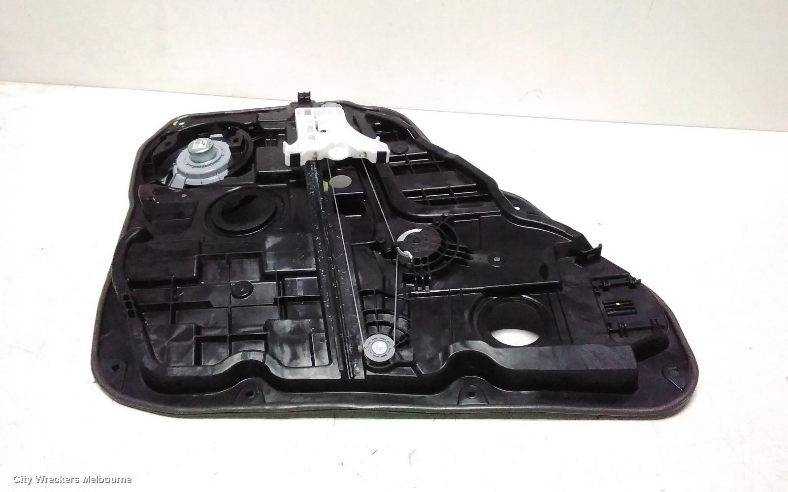 GENESIS GV70 RIGHT REAR WND REG/MOTOR, JK, 03/2021 ONWARDS