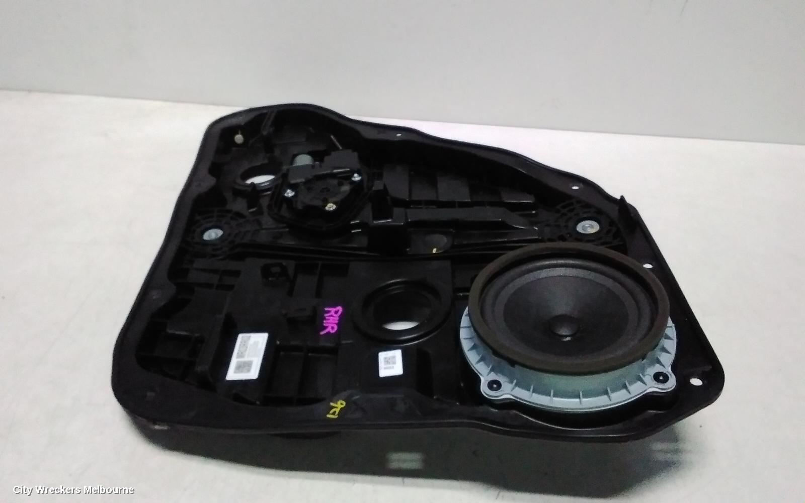 GENESIS GV70 RIGHT REAR WND REG/MOTOR, JK, 03/2021 ONWARDS