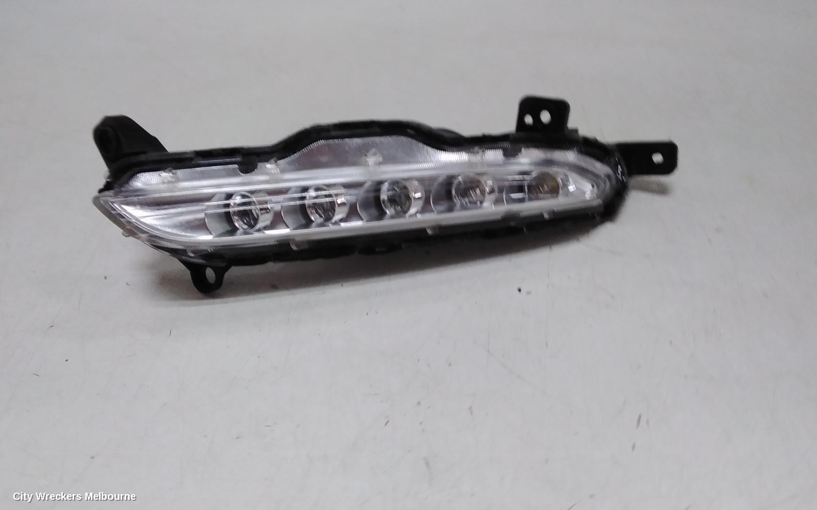 HYUNDAI TUCSON RIGHT INDICATOR/FOG/SIDE, DAYTIME RUNNING LAMP, TL, KOREAN BUILT (VIN KMHJ), 07/2015 - 06/2018