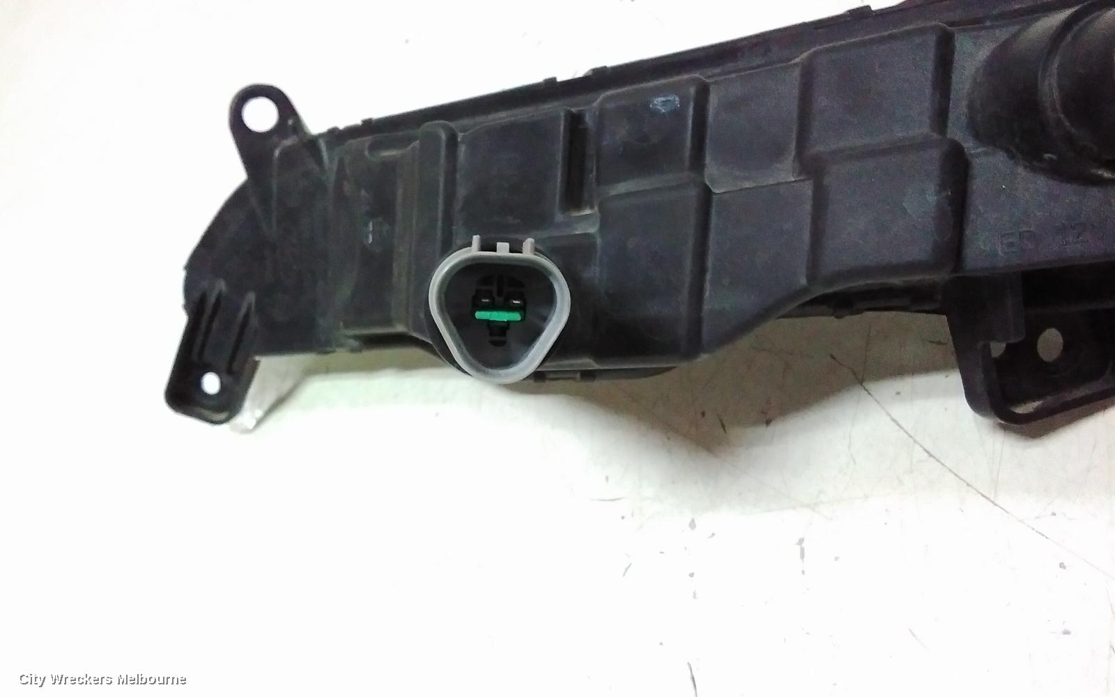 HYUNDAI TUCSON RIGHT INDICATOR/FOG/SIDE, DAYTIME RUNNING LAMP, TL, KOREAN BUILT (VIN KMHJ), 07/2015 - 06/2018