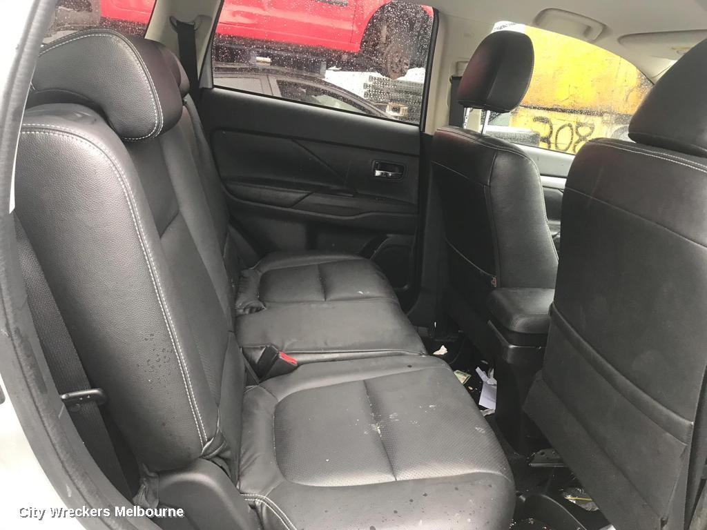 MITSUBISHI OUTLANDER LEFT FRONT DOOR WINDOW, ZJ-ZK, 10/2012 ONWARDS