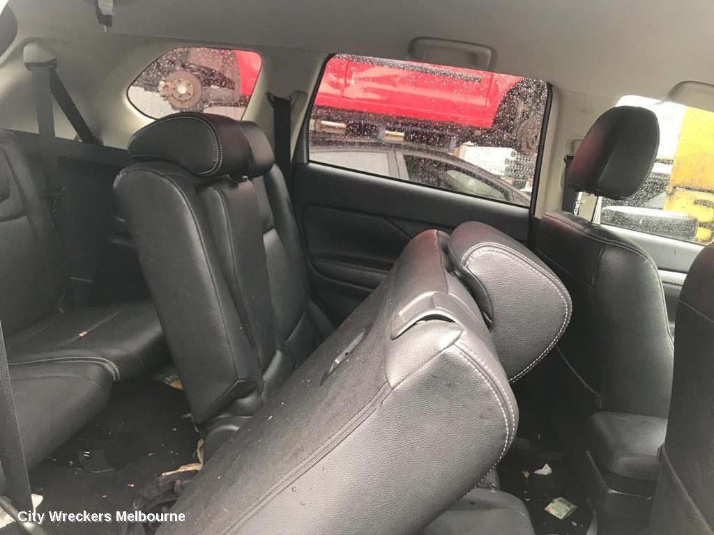 MITSUBISHI OUTLANDER LEFT FRONT DOOR WINDOW, ZJ-ZK, 10/2012 ONWARDS
