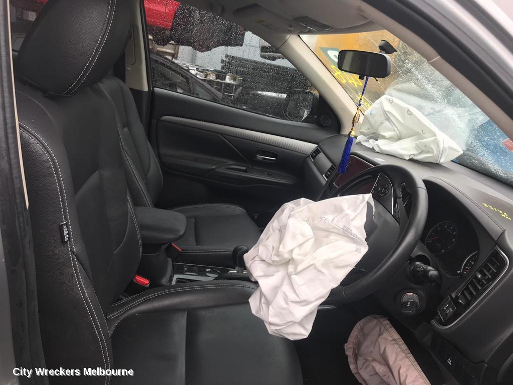 MITSUBISHI OUTLANDER LEFT FRONT DOOR WINDOW, ZJ-ZK, 10/2012 ONWARDS