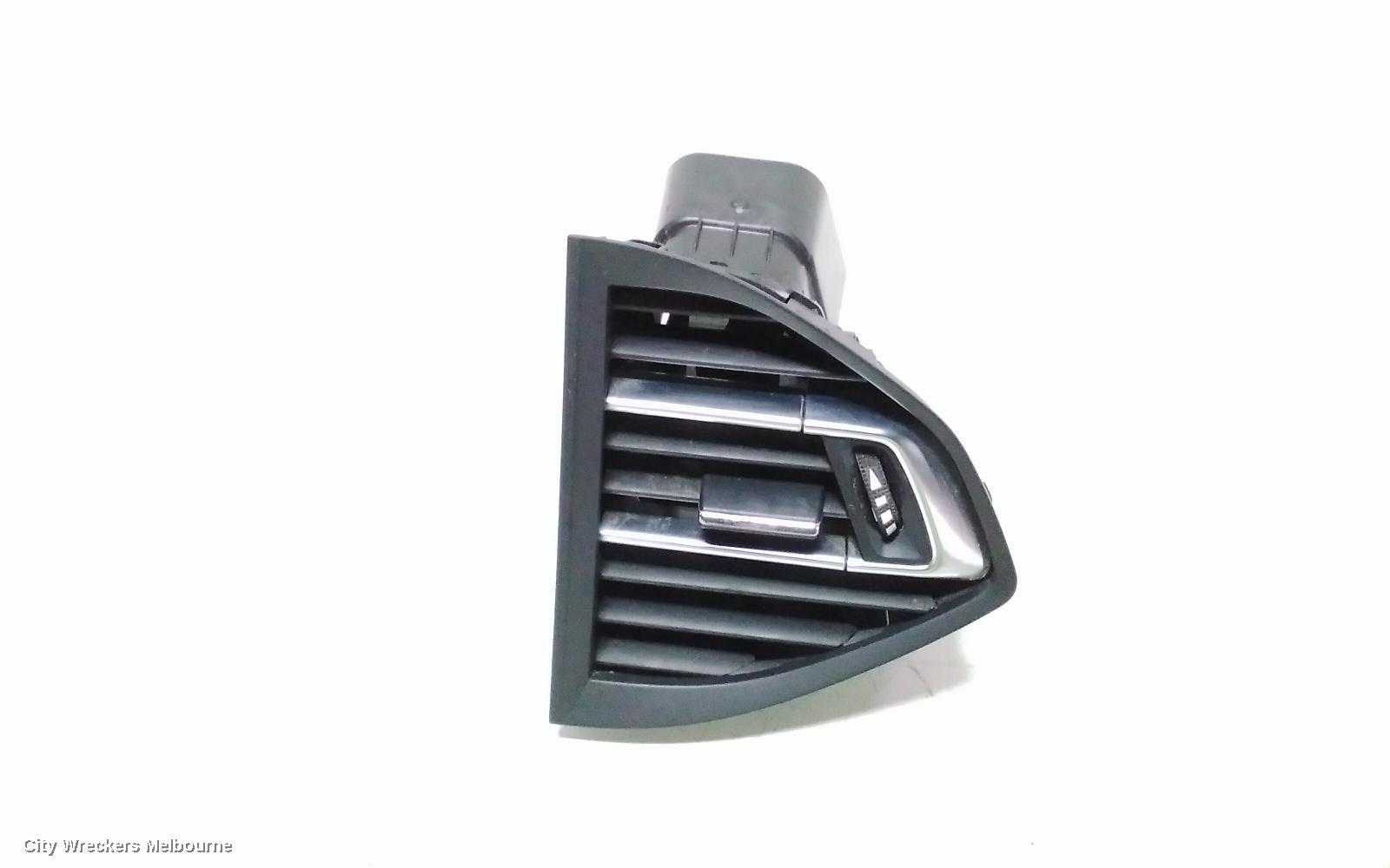 PEUGEOT 308, T9, 10/2014 - 05/2021, CENTRE RH AIRVENT: 117825