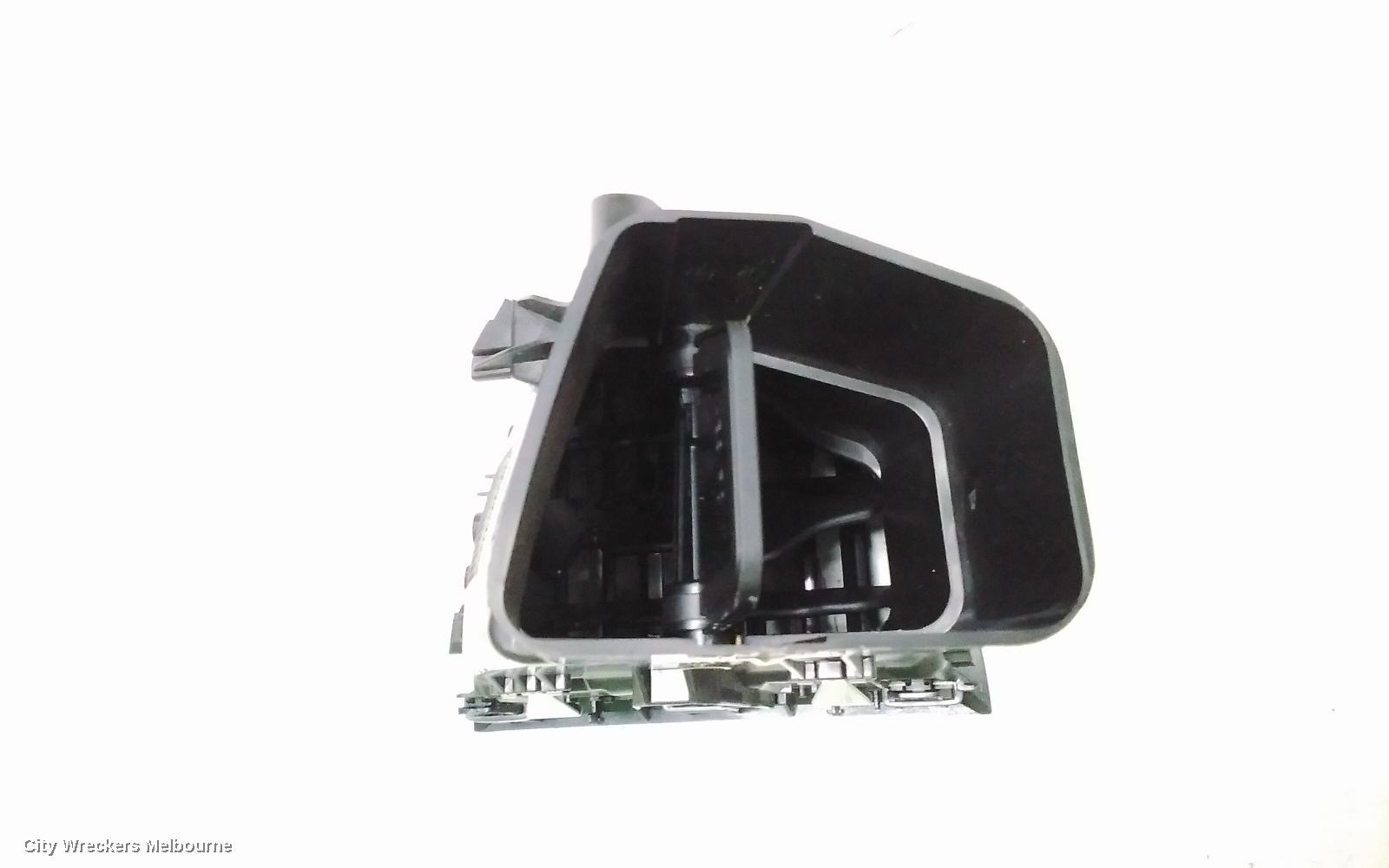 PEUGEOT 308, T9, 10/2014 - 05/2021, CENTRE RH AIRVENT: 117825