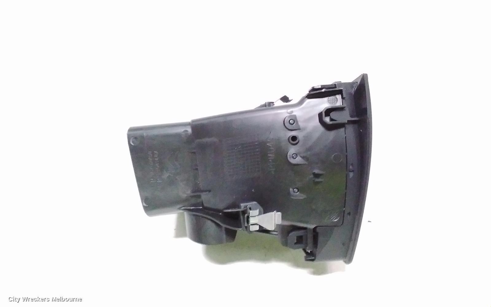 PEUGEOT 308, T9, 10/2014 - 05/2021, CENTRE RH AIRVENT: 117825