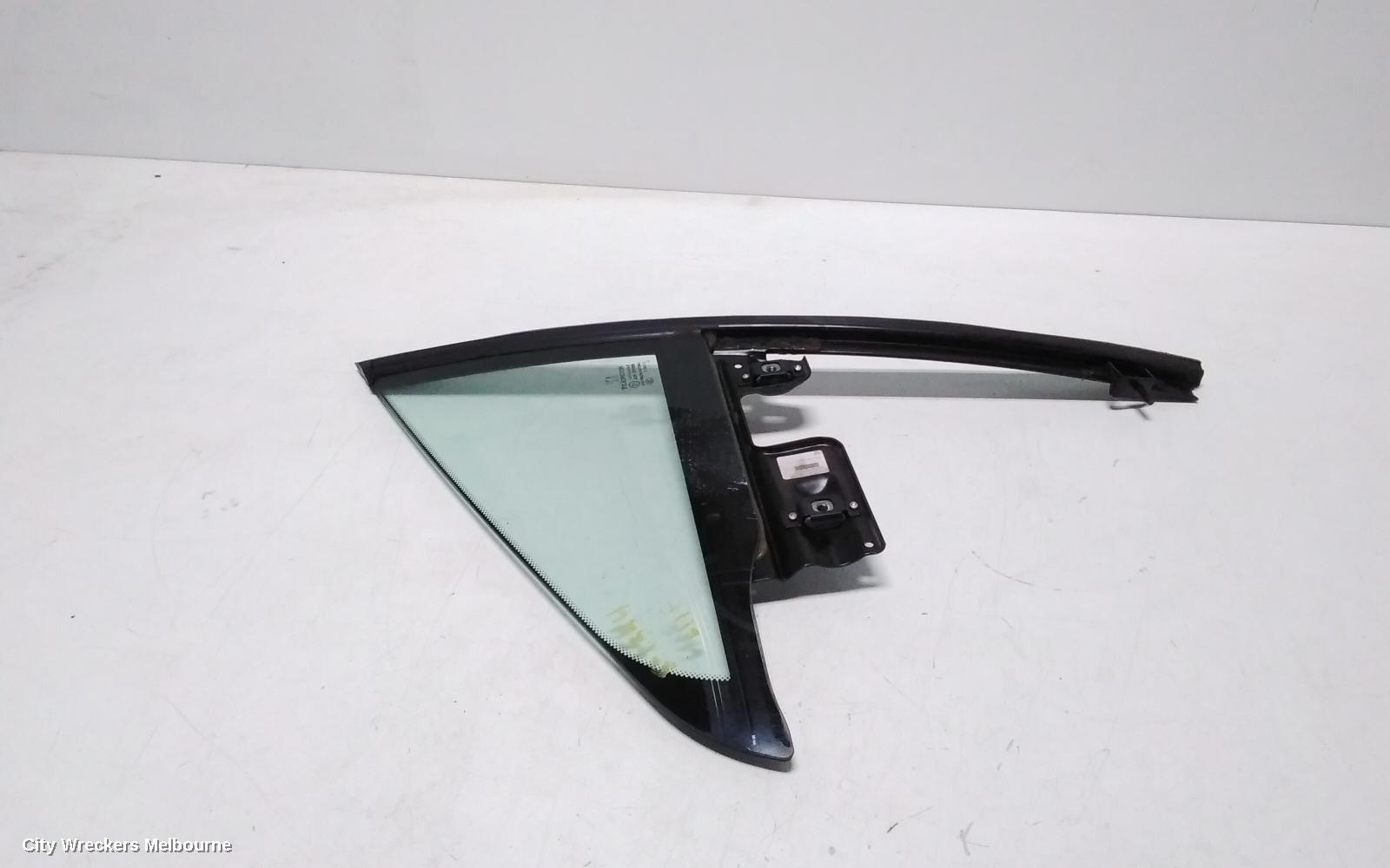 PEUGEOT 407 LEFT FRONT 1/4 DOOR GLASS, 09/2004 - 06/2011