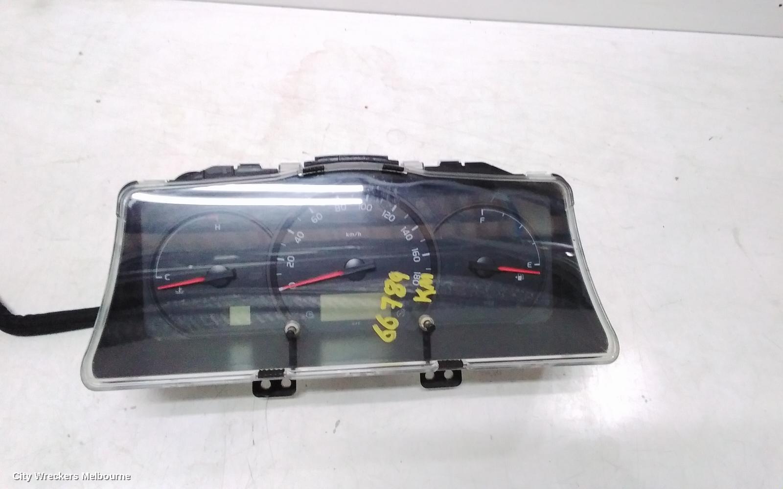 TOYOTA HIACE INSTRUMENT CLUSTER, PETROL, AUTO T/M, TRH, 02/2014 - 04/2019