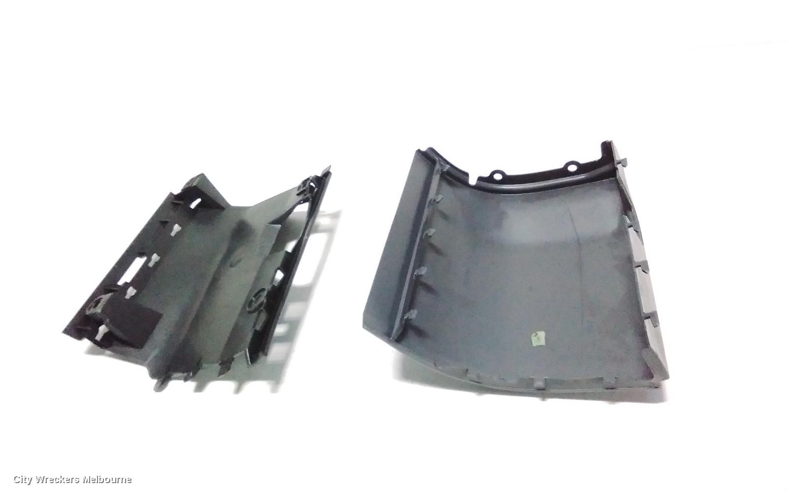 VOLKSWAGEN TRANSPORTER, T5 08/2004 - 02/2010, T5 RHR FILLER PANEL UNDER THE TAILIGHT : 117925