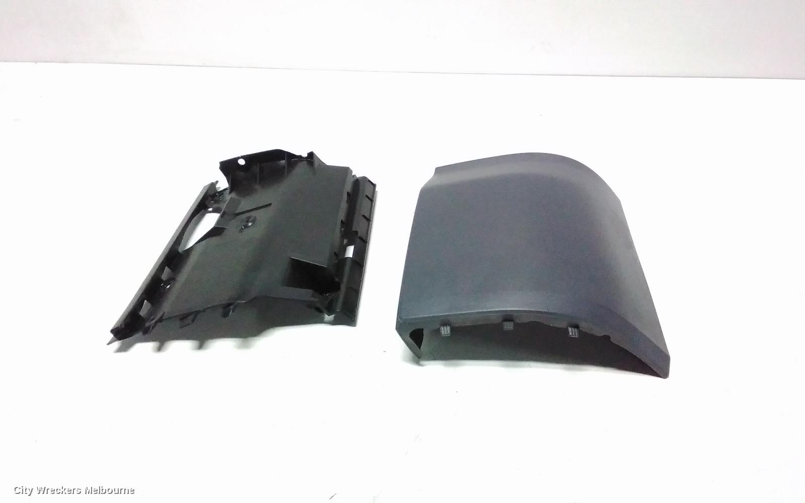 VOLKSWAGEN TRANSPORTER, T5 08/2004 - 02/2010, T5 RHR FILLER PANEL UNDER THE TAILIGHT : 117925