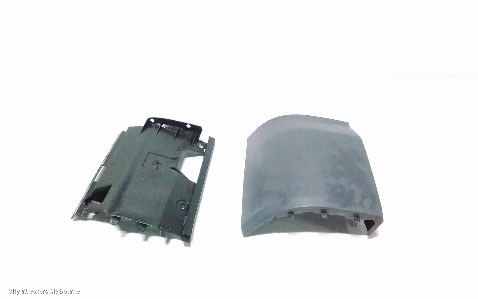 VOLKSWAGEN TRANSPORTER, T5 08/2004 - 02/2010, T5 ~ LHR FILLER PANEL UNDER THE TAILGHT : 117926