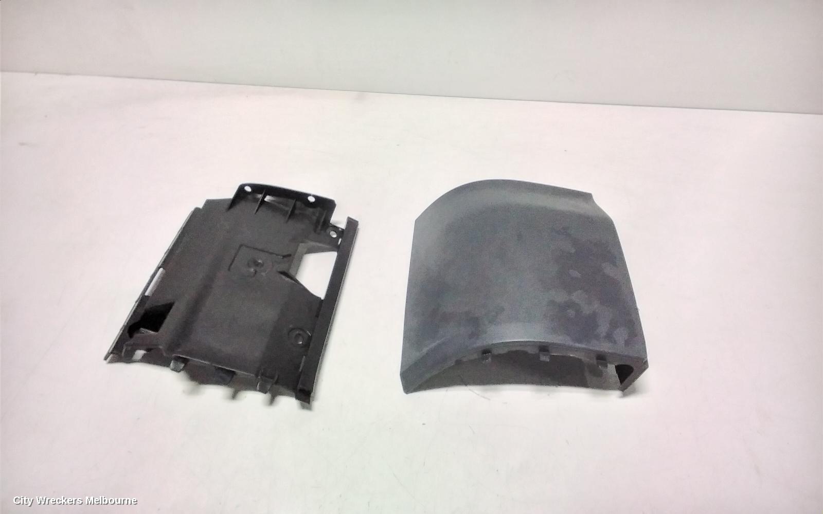 VOLKSWAGEN TRANSPORTER, T5 08/2004 - 02/2010, T5 ~ LHR FILLER PANEL UNDER THE TAILGHT : 117926