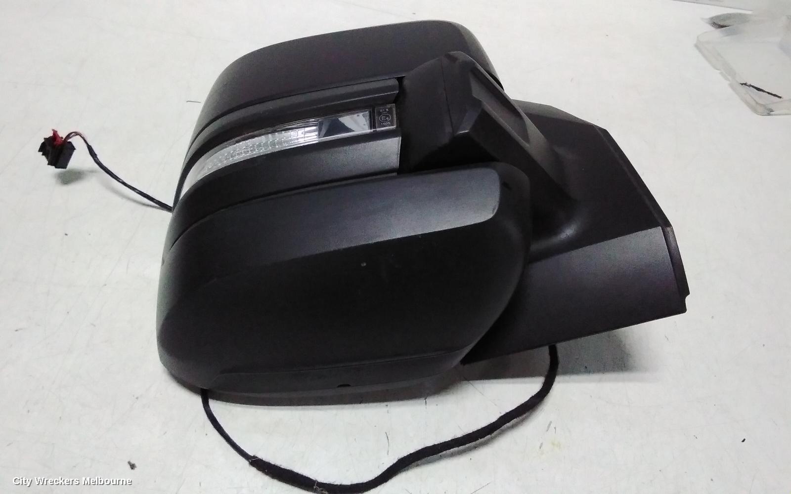VOLKSWAGEN CRAFTER RIGHT DOOR MIRROR, SY1, NON POWER FOLD TYPE, 08/2017 ONWARDS
