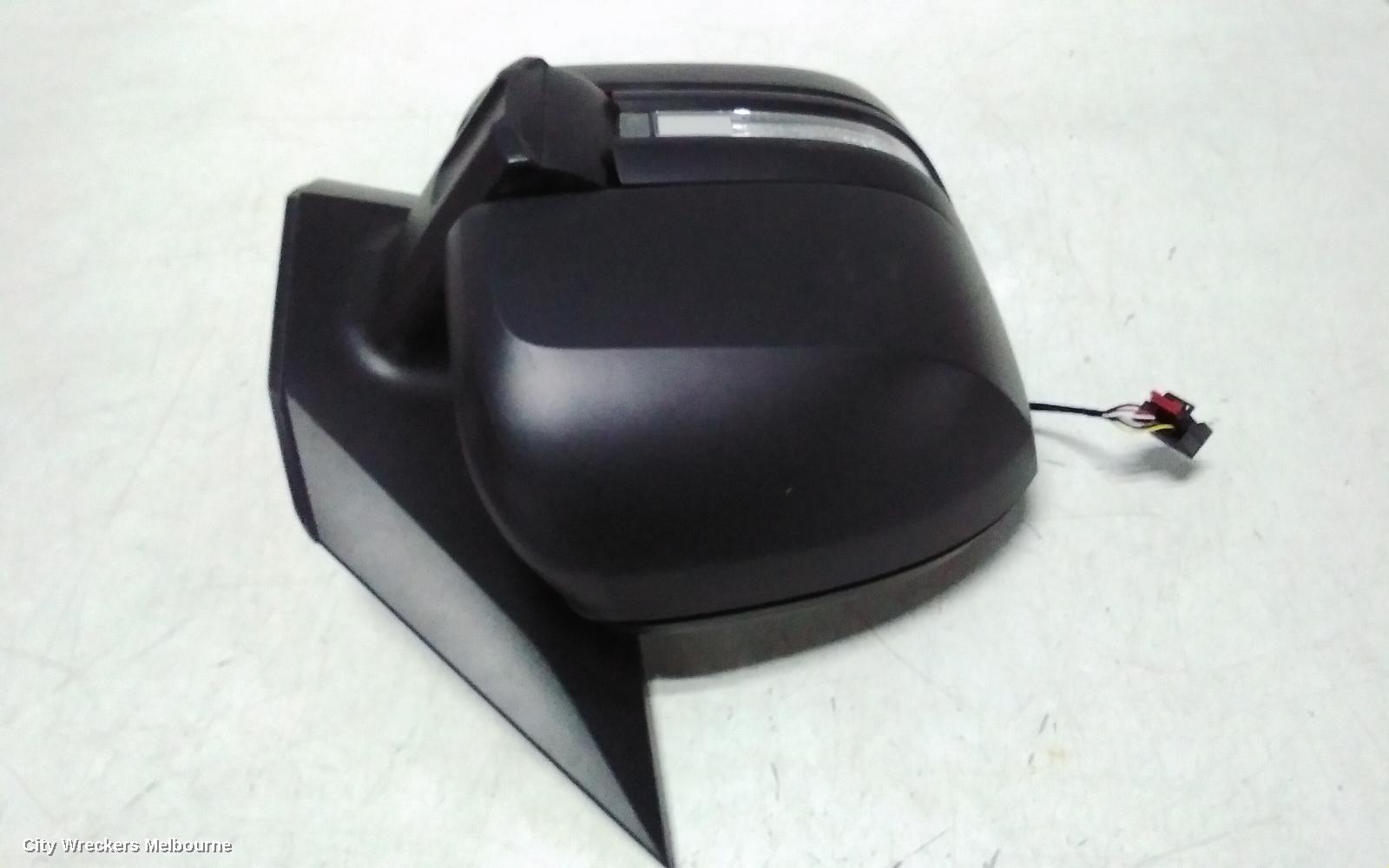 VOLKSWAGEN CRAFTER RIGHT DOOR MIRROR, SY1, NON POWER FOLD TYPE, 08/2017 ONWARDS
