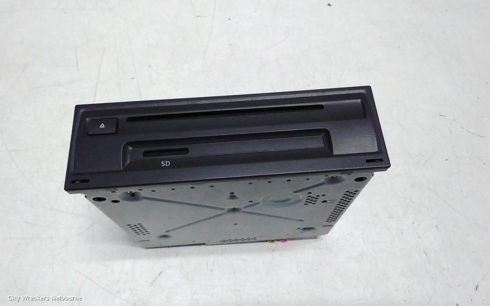 VOLKSWAGEN CRAFTER RADIO/CD/DVD/SAT/TV, DISPLAY UNIT, 8IN, TOUCHSCREEN, SY1, 08/2017 ONWARDS