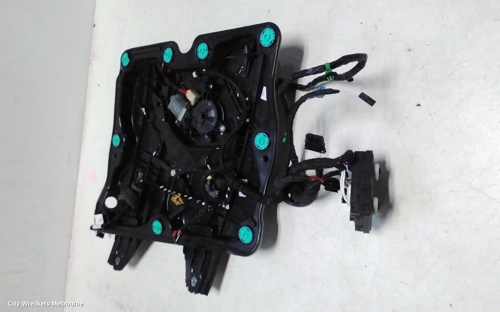 VOLKSWAGEN GOLF RIGHT FRONT WINDOW REG/MOTOR, GEN 8, DOOR REG ASSY (REG AND MOTOR), 09/2020 ONWARDS
