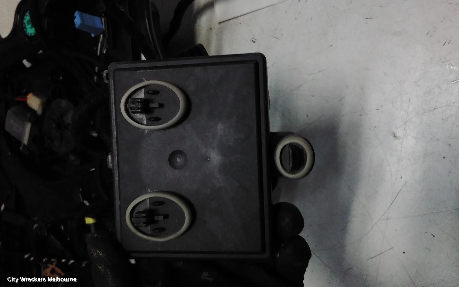 VOLKSWAGEN GOLF RIGHT FRONT WINDOW REG/MOTOR, GEN 8, DOOR REG ASSY (REG AND MOTOR), 09/2020 ONWARDS