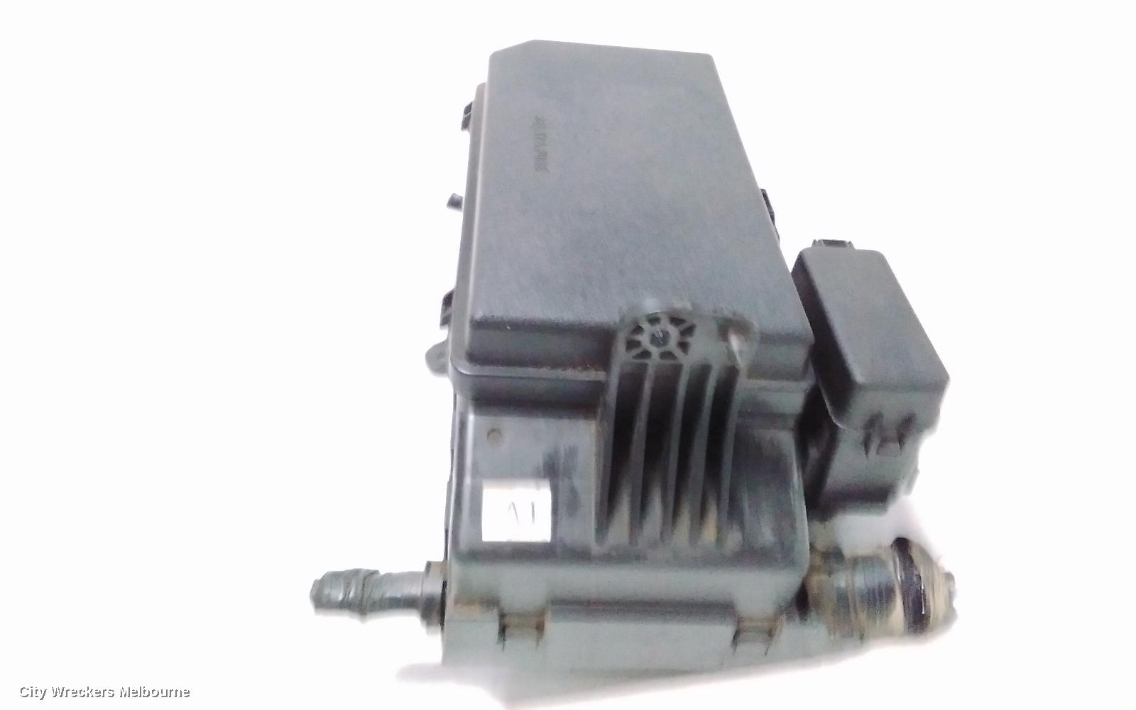 TOYOTA PRADO FUSE BOX, 150 SERIES, ENGINE BAY, MAIN RELAY/FUSE BOX, DIESEL, 3.0, 1KD-FTV, 08/2009 - 05/2015