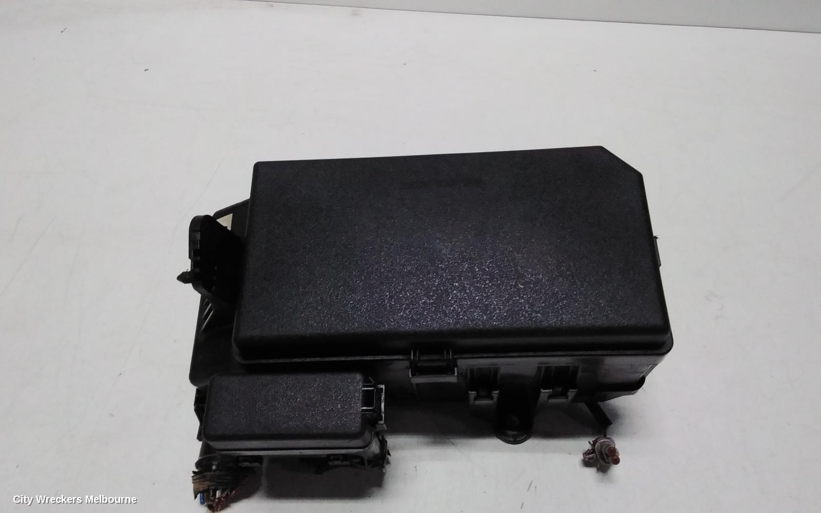 TOYOTA PRADO FUSE BOX, 150 SERIES, ENGINE BAY, MAIN RELAY/FUSE BOX, DIESEL, 3.0, 1KD-FTV, 08/2009 - 05/2015