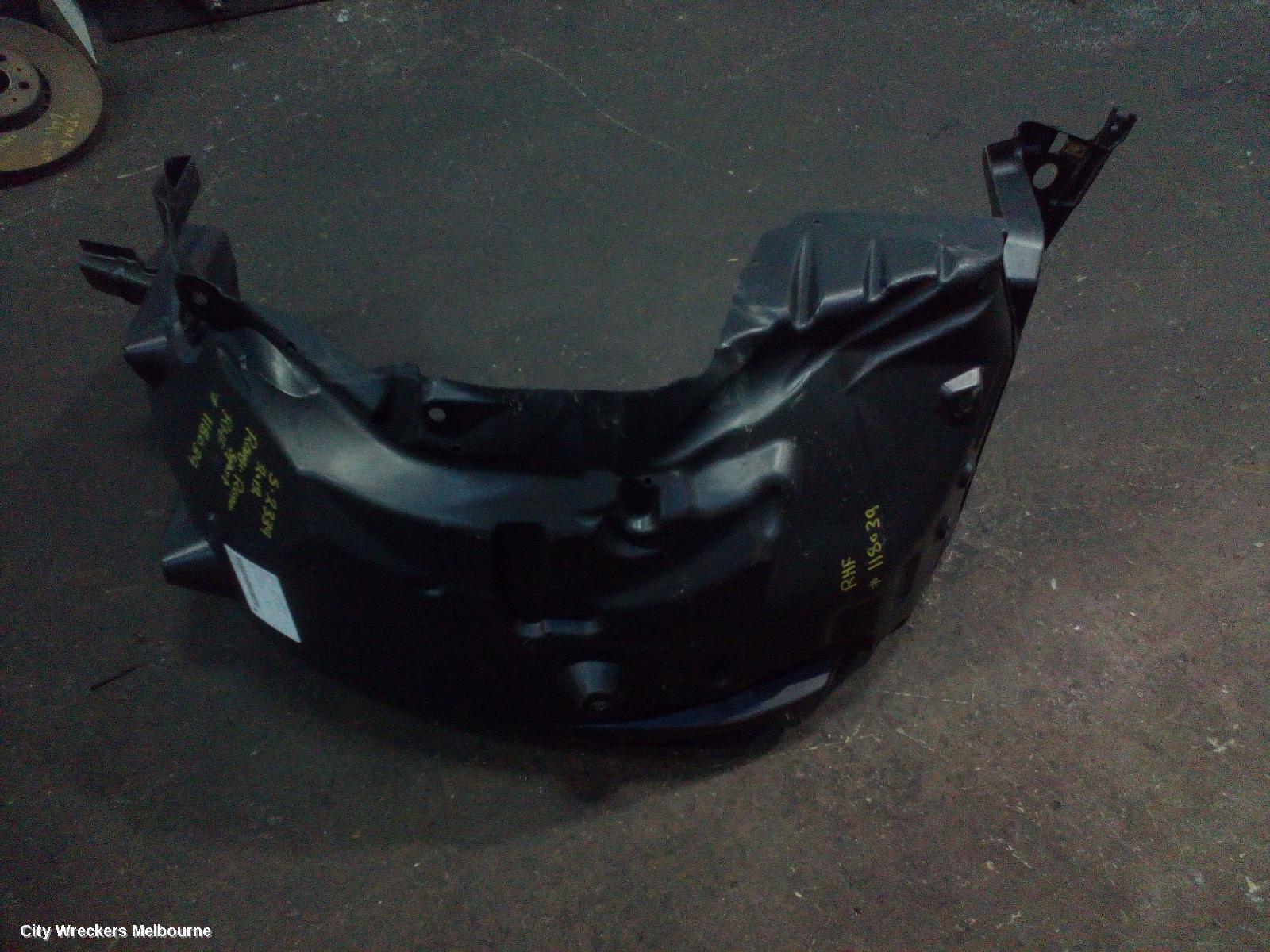 LAND ROVER RANGEROVER SPORT RIGHT GUARD LINER, L320, 08/2005 - 12/2013
