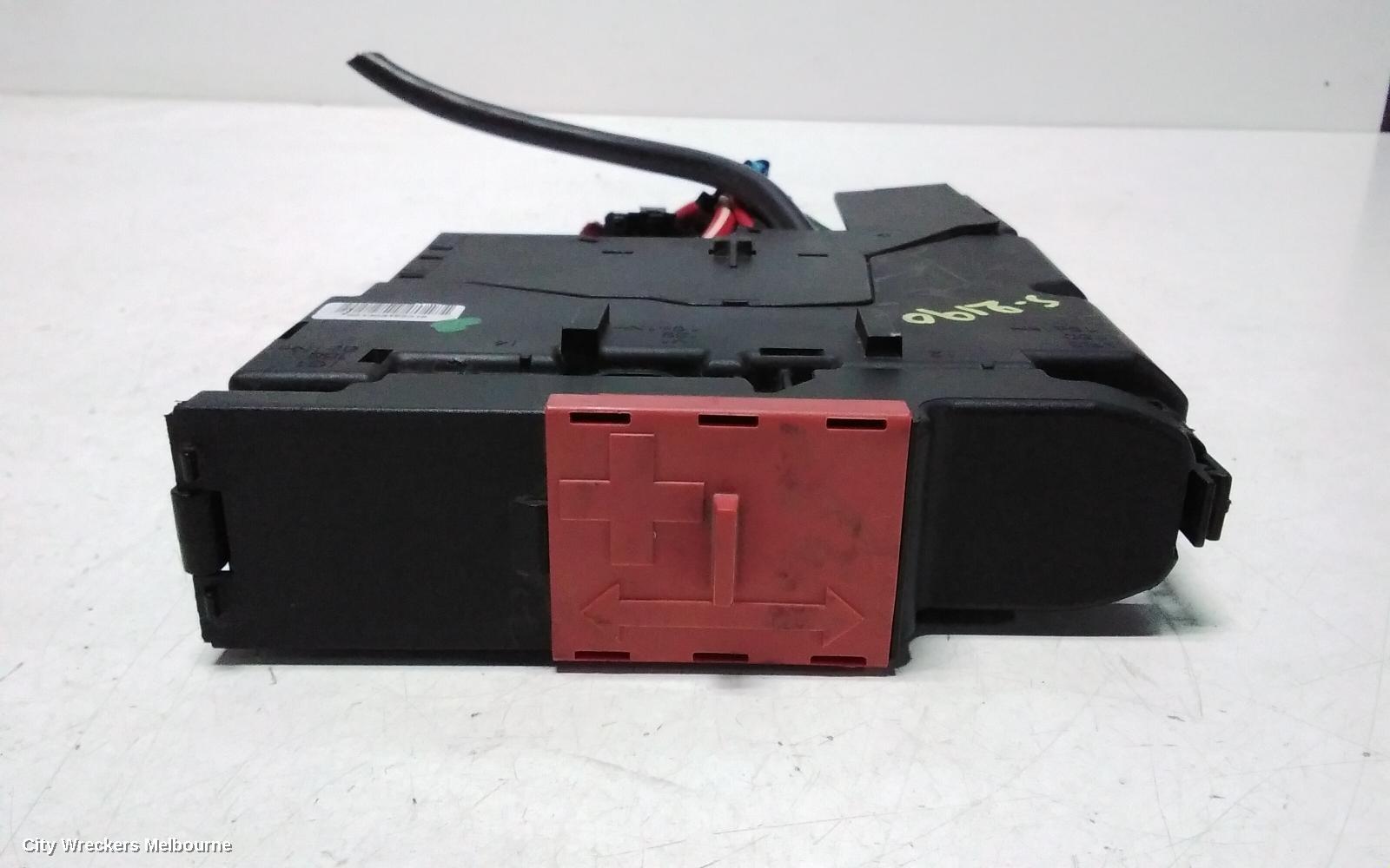 MERCEDES C CLASS FUSE BOX, ENGINE BAY, PETROL, W204/S204/C204, 07/2007 - 01/2015